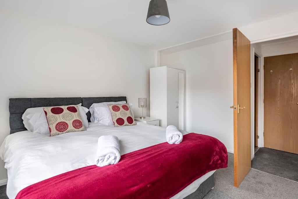 Two Bedroom Flat Near Colchester Hospital With Free Parking And Internet Mile End Buitenkant foto